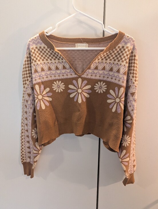 Altar'd State Sweaters - Altar'd State Brown Floral V-Neck Cropped Sweater - Brown & Lilac Woman's Medium
